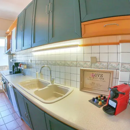 Apartment Averoff *